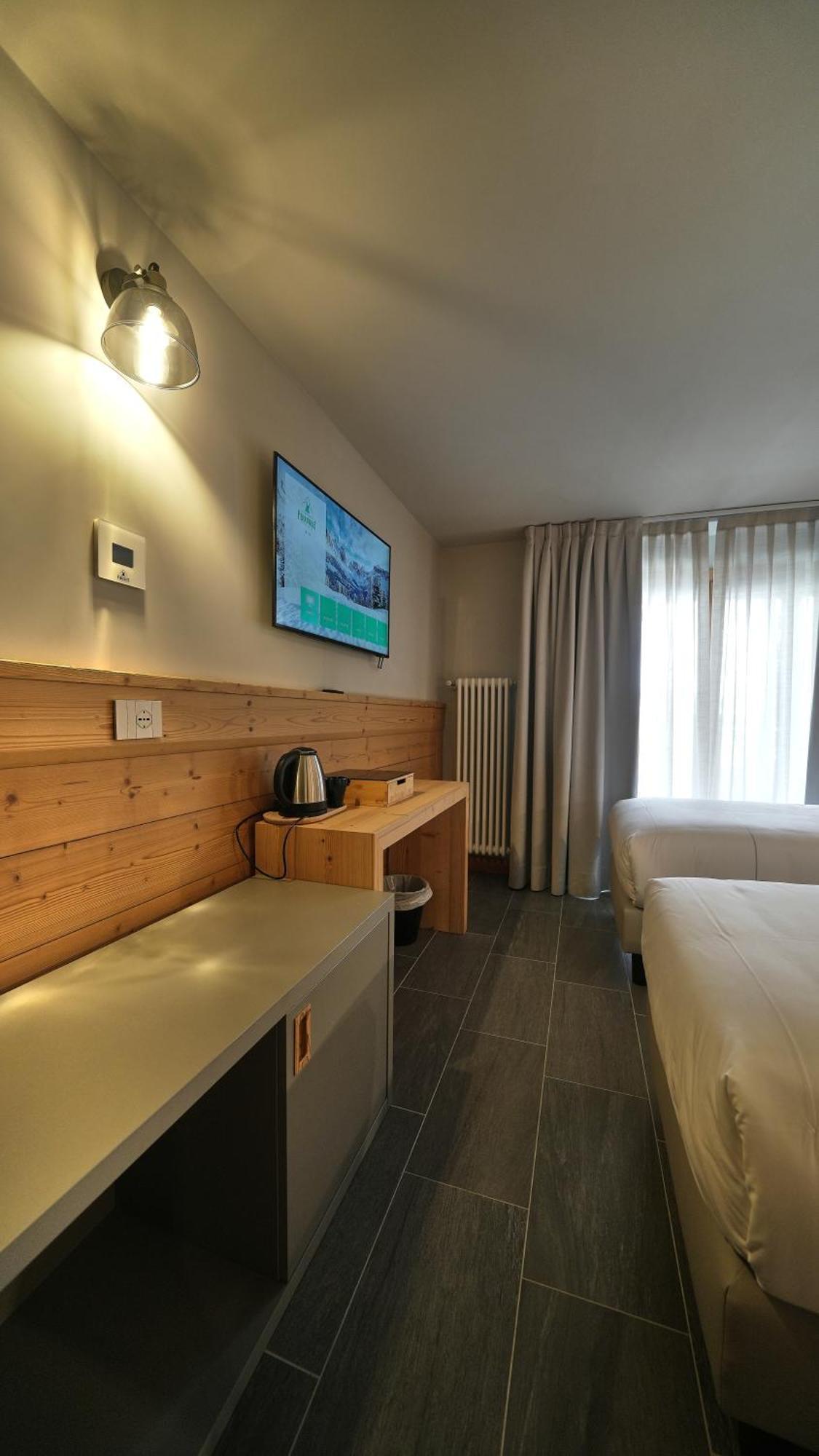 Hotel Perruquet เบรยล์-แชร์วิเนีย ภายนอก รูปภาพ